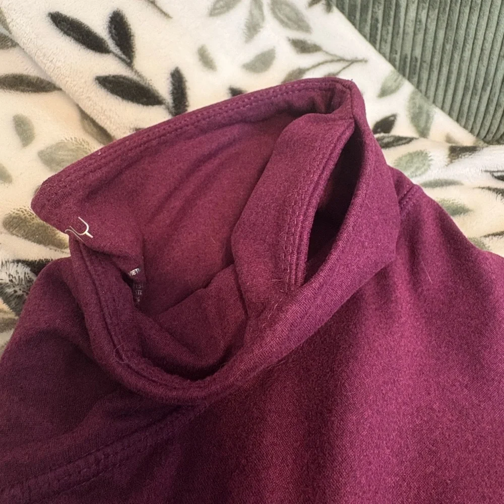 Ideology purple leggings and matching shirt - Picture 4 of 8